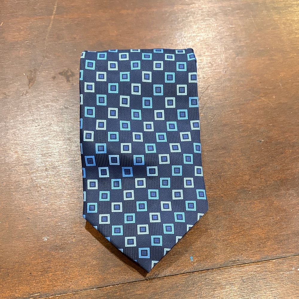 Elegant Blue Square Pattern Tie